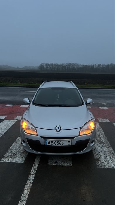 Продаю Рено Меган 3.