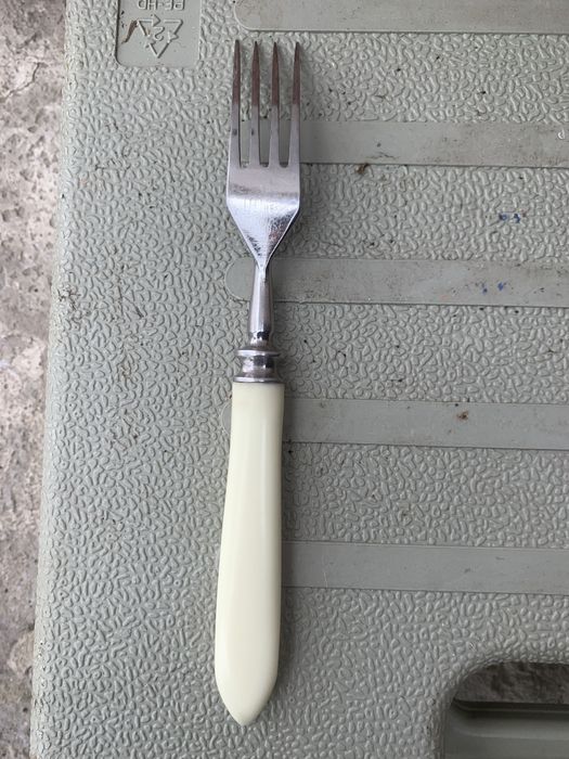 Вилки и ножи с костяной ручкой