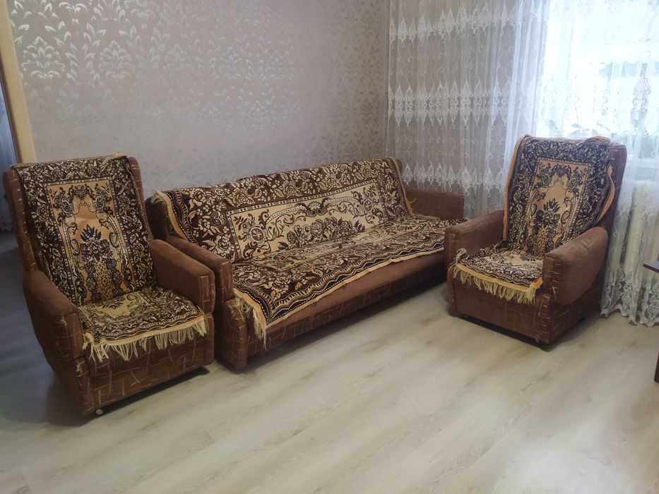 Діван розкладний з кріслами