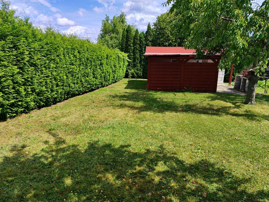 Działka Rod 330m domek z altanka