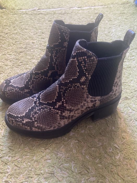 Ботильйони в зміїний принт La Strada 39