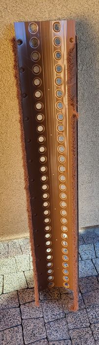 Wywietrznik kalenicowy ze szczotką, ceglasty. 25 szt.