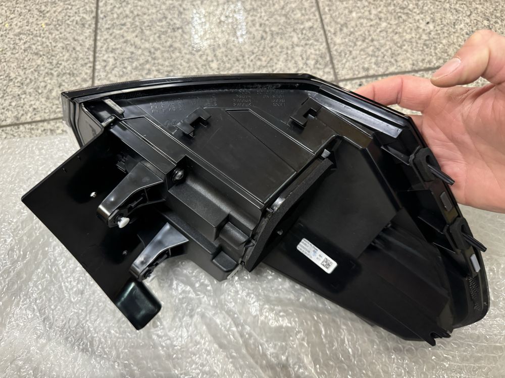 Lampa tył prawa VW Taigo 2G7 oryginał