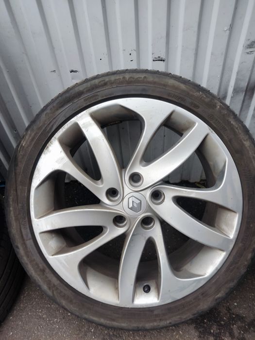 Продам диски Renault 5*114,3 R 18 разом з шинами 225/45 R18 Continenta