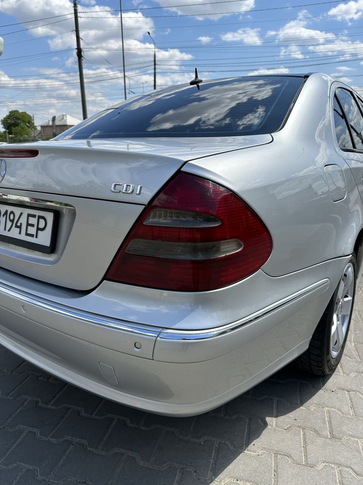 Продам mercedes benz w211 e220