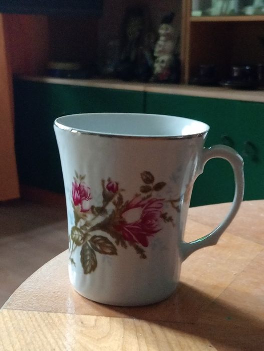 Kubki Chodzież 8 sztuk