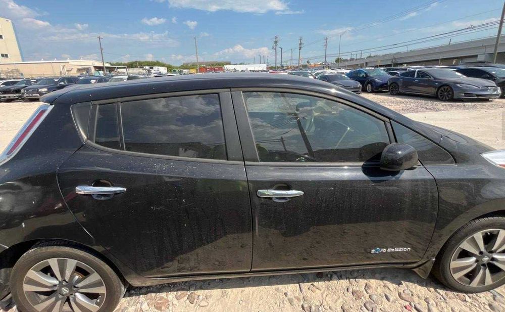 Продам Nissan Leaf 2016