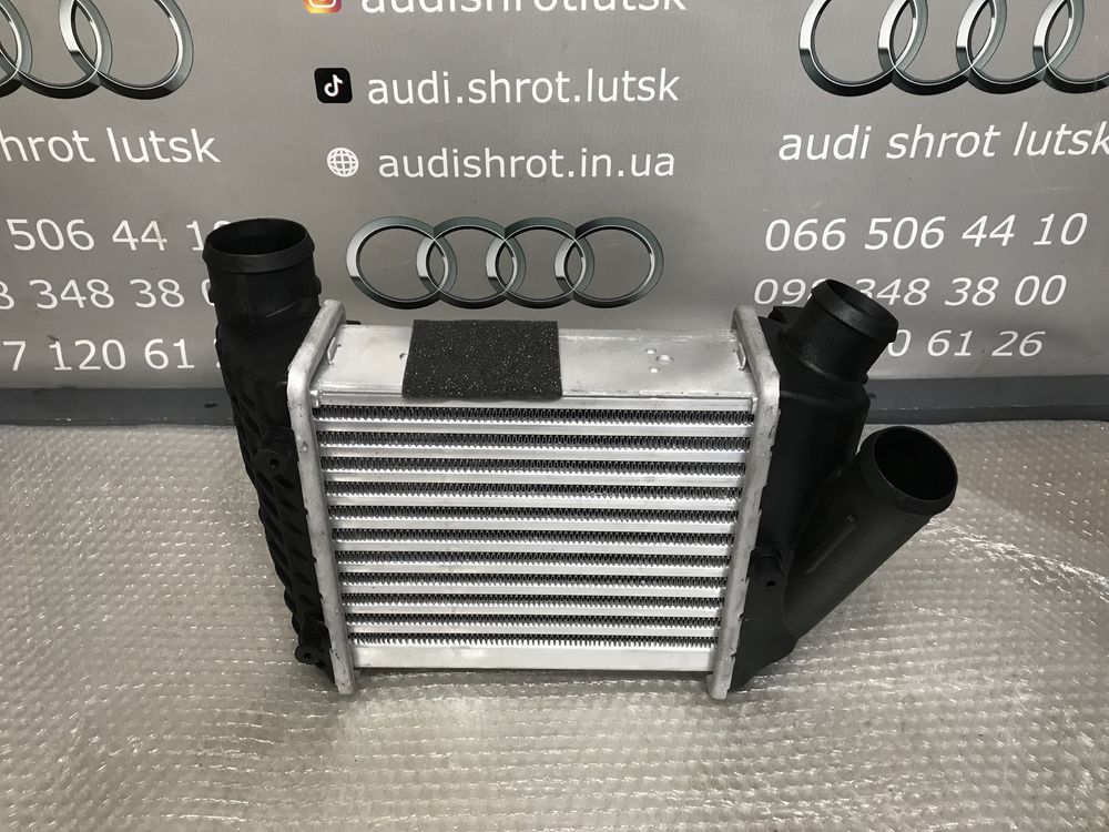Радіатор інтеркулера правий Audi A4 B6 2.5 TDI 8E0145806C НОВИЙ SRLine