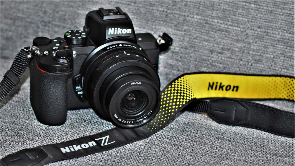 Sprzedam Nikon D 5500 obiektyw Sigma 150-600   akumulatory  ładowarka