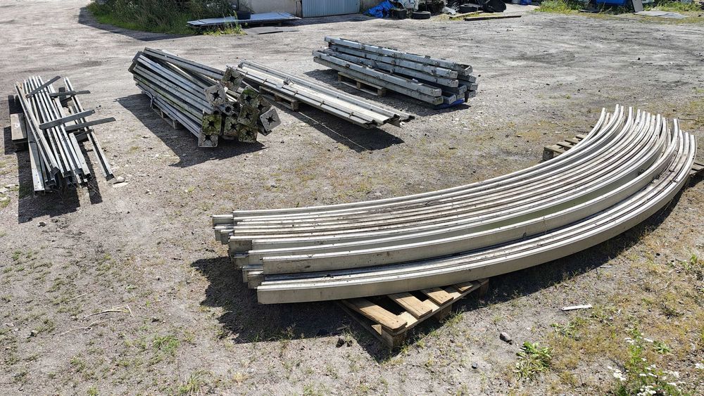 Konstrukcja Wiata 23,5m x 6,4m stalowo - aluminiowa 150m2 Garaż Hala