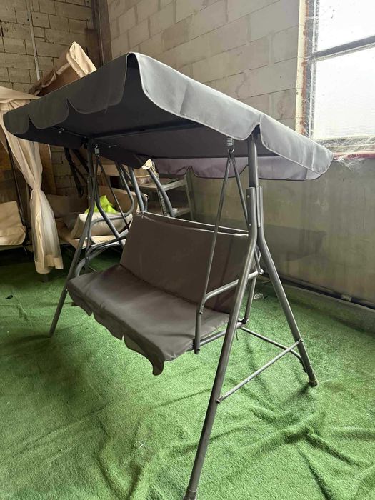 Huśtawka ogrodowa 3-osobowa z regulowanym daszkiem - POWYSTAWOWA