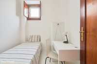 434001 - Quarto com cama de solteiro em apartamento com 9 quartos