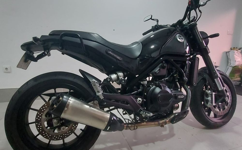 Benelli Leoncino 500... IRREPREENSÍVEL