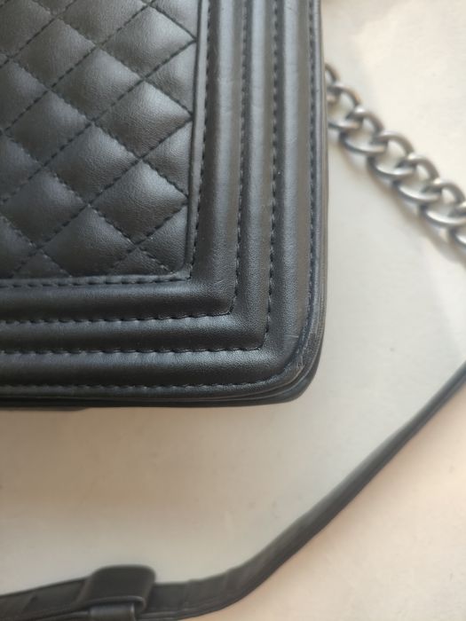 Torebka Chanel na łańcuszku