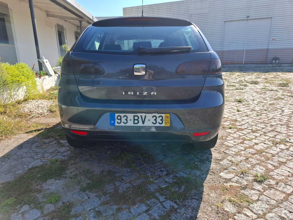 Seat Ibiza 1.2 12 V. de 2006 a Gasolina em perfeito estado geral