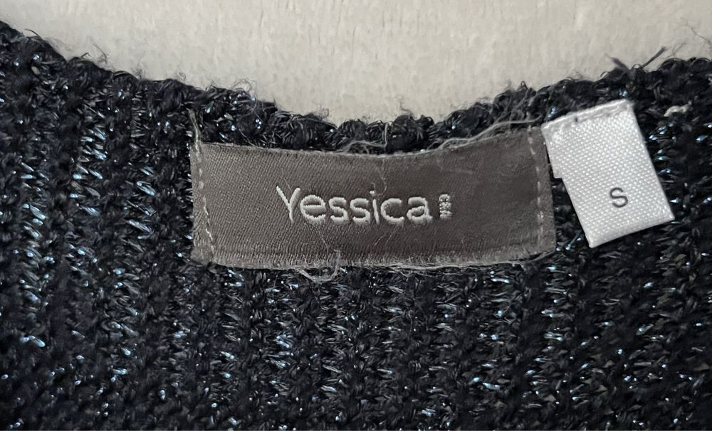 Granatowy damski sweter