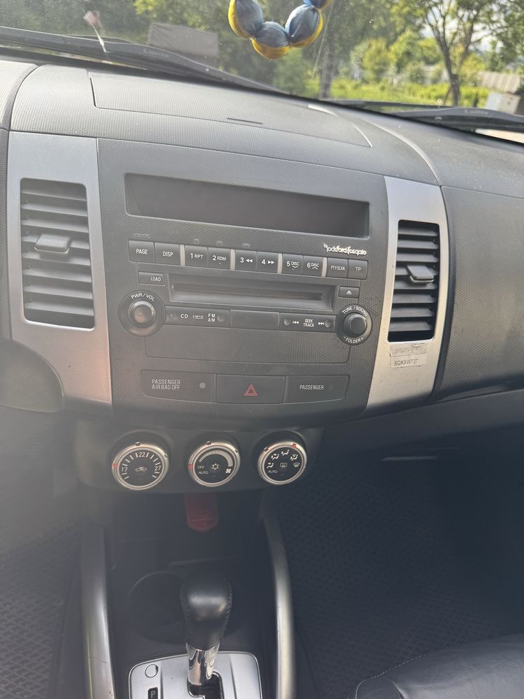 Продам Mitsubishi Outlander XL 2008
