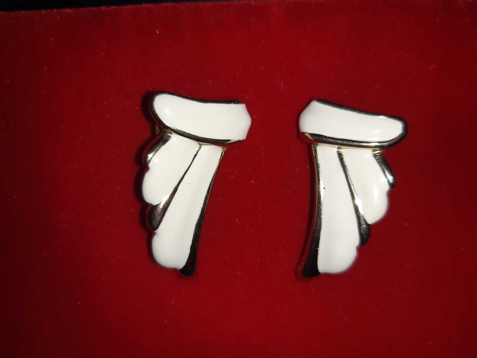 Кліпси крила з емаллю молочного кольору