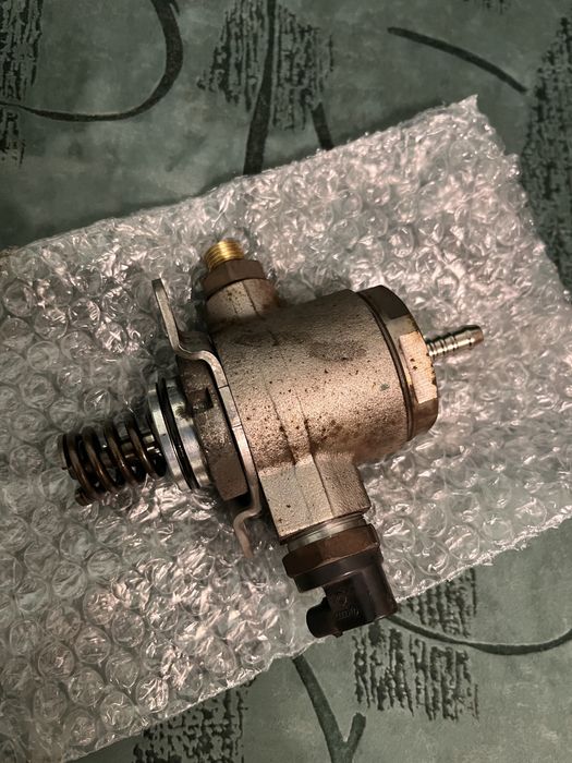 ПНВТ (ТНВД) Насос високого тиску VW TSI 2.0 06J127025E