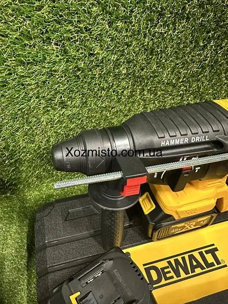 Акумуляторний перфоратор DeWalt DCH133NT (48V, 6AH), АКБ перфоратор