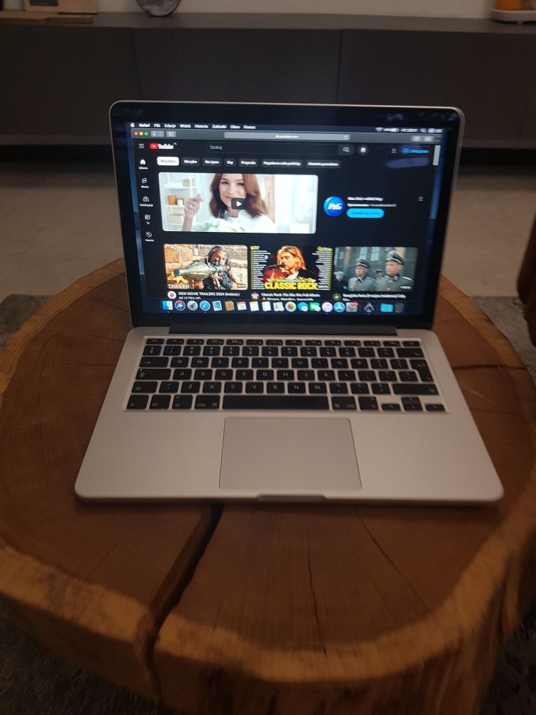 MacBook Pro (Retina, 13-inch,  Early 2015)