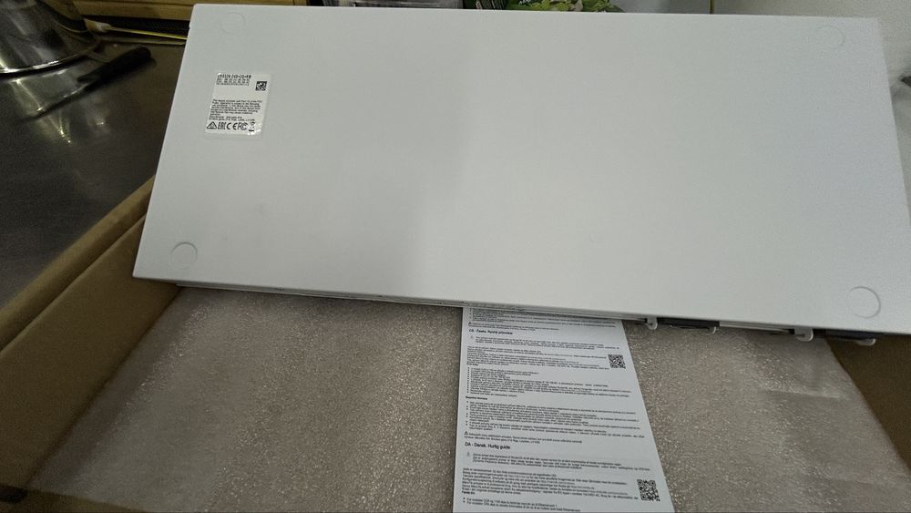 Switch crs 326-24s+2q+rm