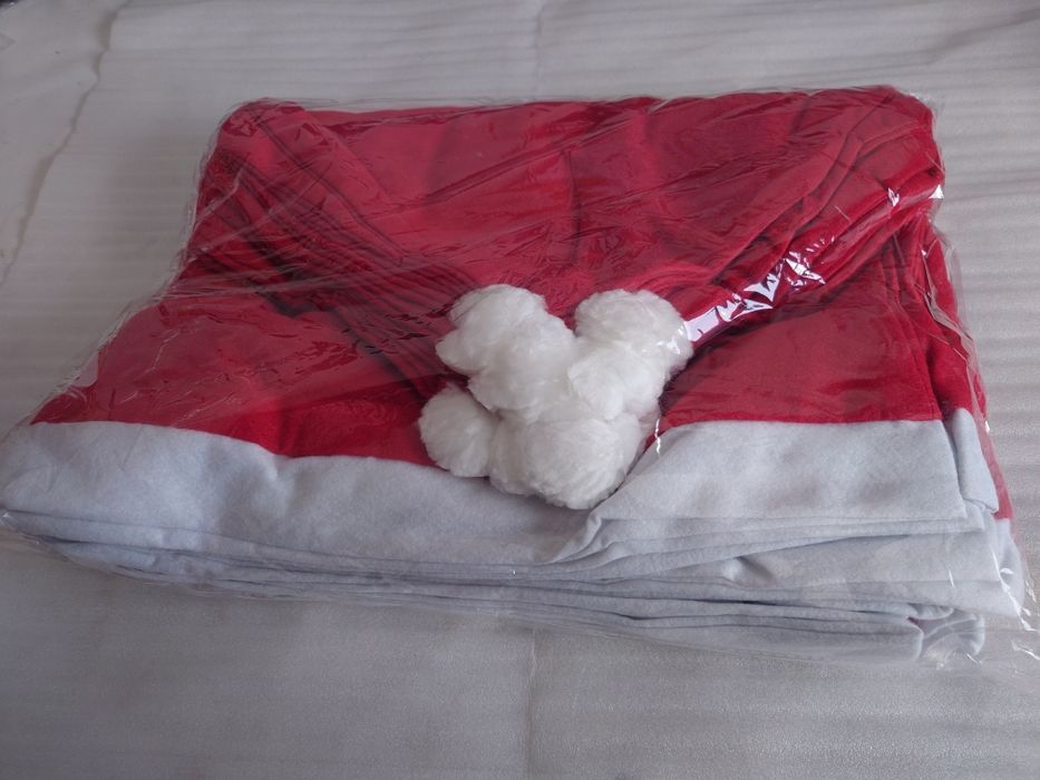 Dekoracja stołowa na 6 osób Pokrowce na krzesła +Etui na sztućce