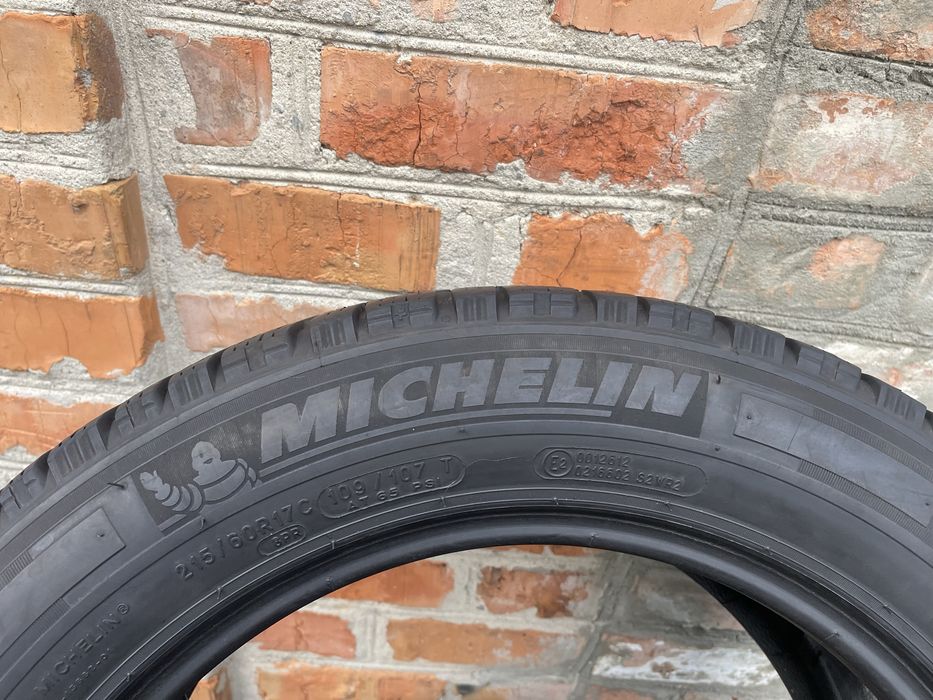 Резина Зима б/у Michelin 215/60R17C