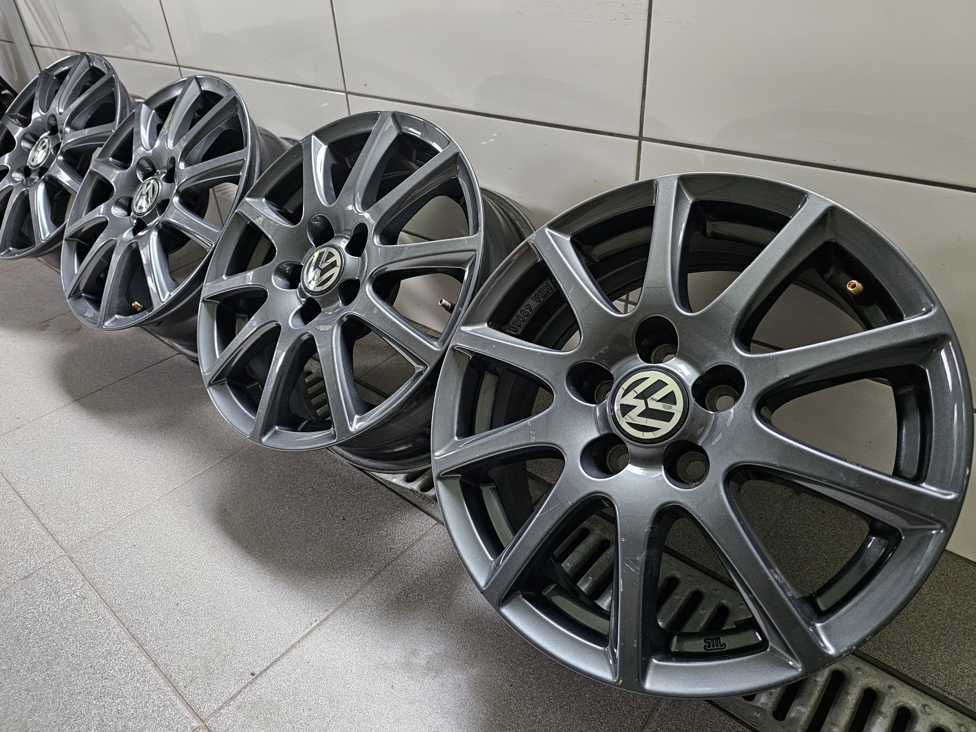 Alufelgi 15 5x100 Grafit Vw Polo VI Seat Ibiza Audi A1 Skoda Fabia