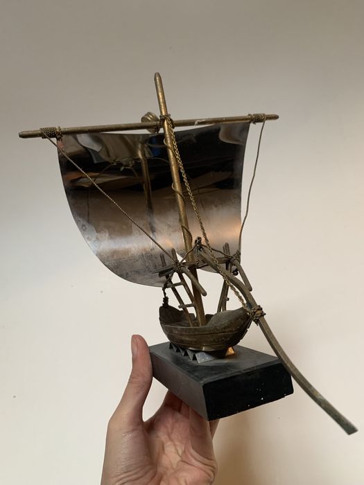 Barco estatueta