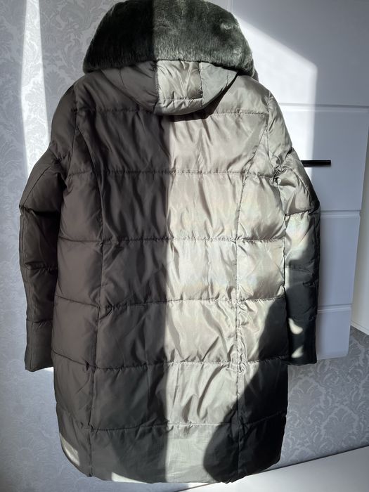 Пуховик з коміром кролячої шерсті зелений класика з капюшоном