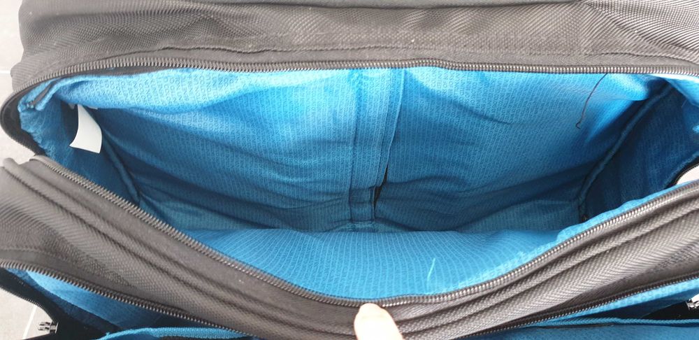 Mala Trolley Executivo Benetton - NOVA