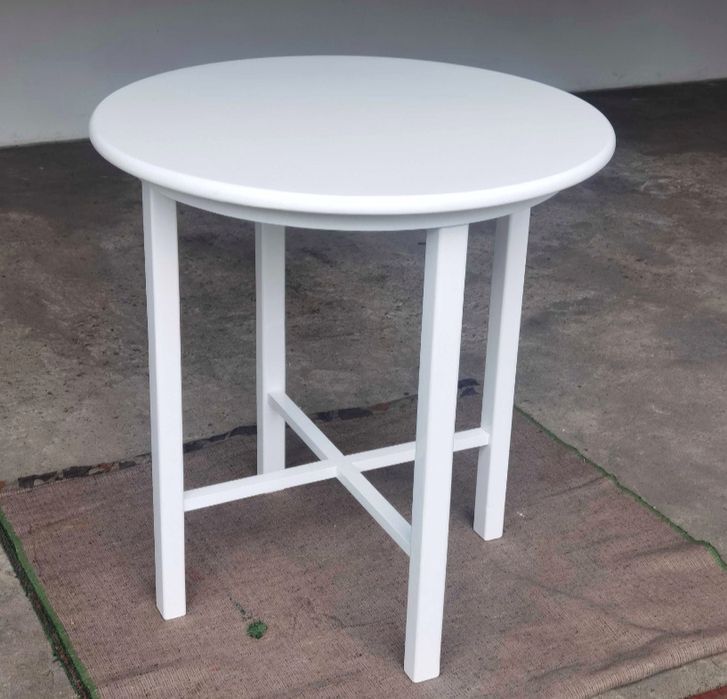 Okrągłe stoły, włoski lakier