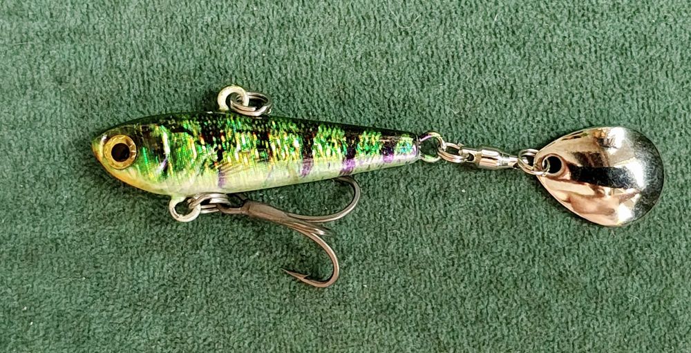 Przynęta spinningowa wirujący ogonek 19,5g wobler. Okoń, wersja premiu