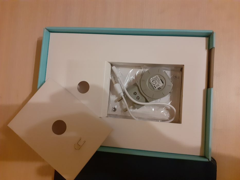 Продам планшет Huawei MediaPad T3 10 LTE Grey. 
В прекрасному робочому