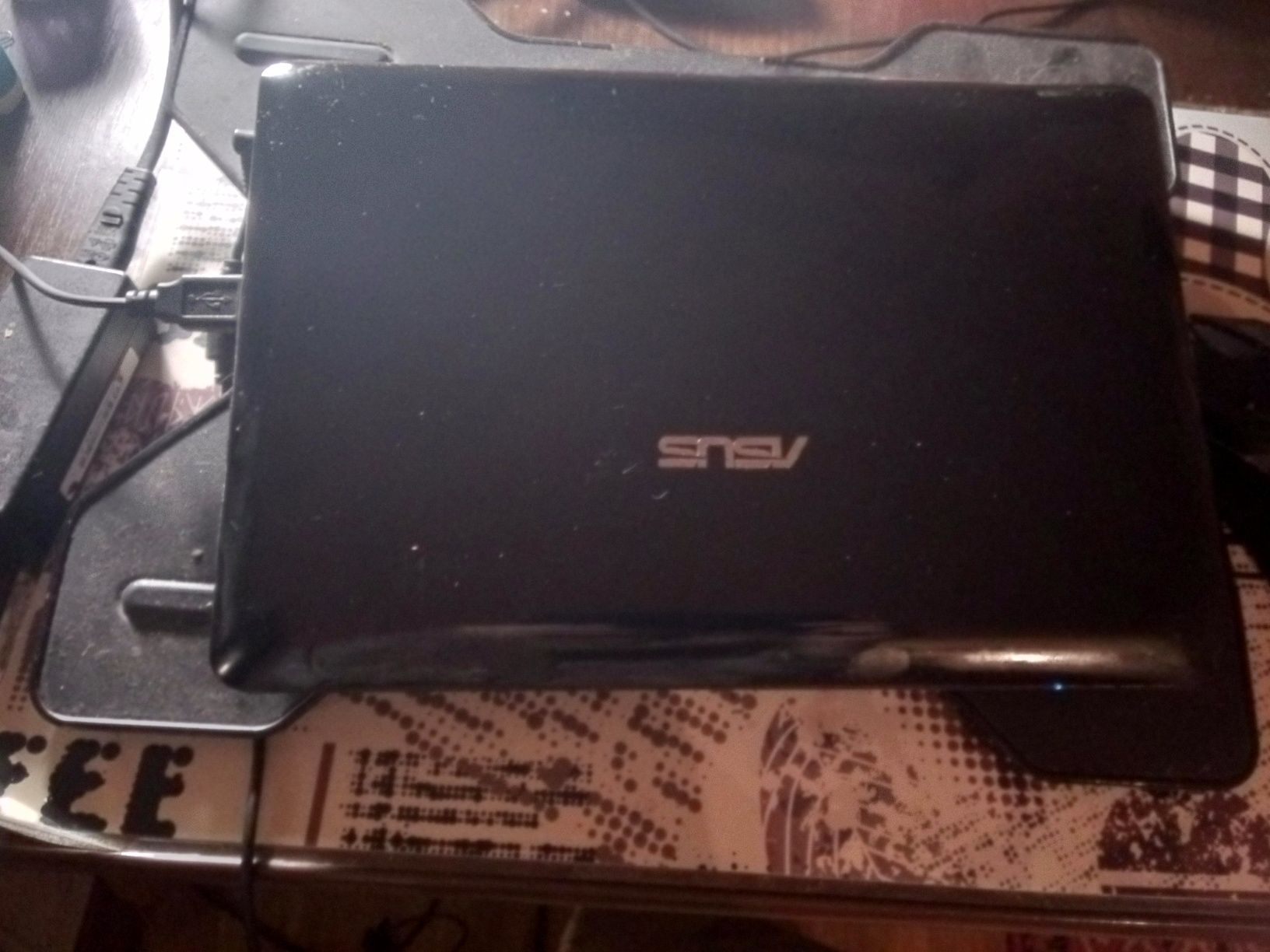 Продам нетбук Asus в хорошому стані