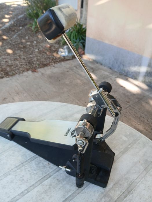 Pedal bombo yamaha FP 9500D 120€