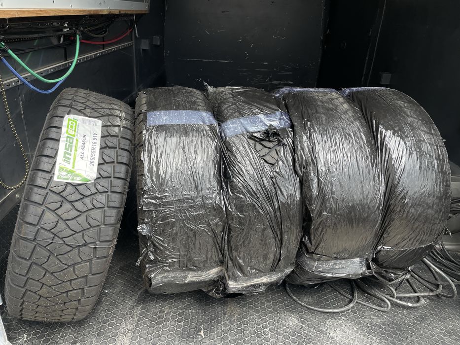 Pneus novos 205/55 R16