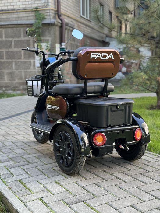 Єлектро скутер,трицикл Fada 1100W