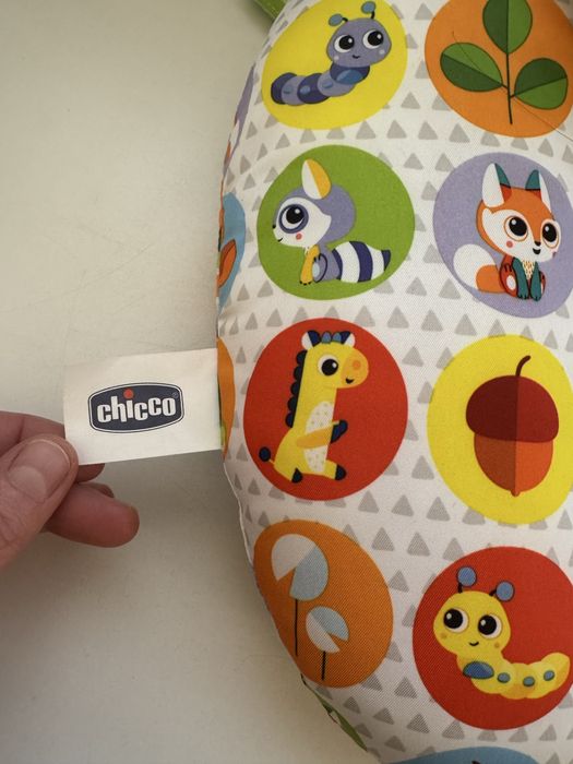Подушка-ігровий центр Chicco (для тримання голови Чикко)