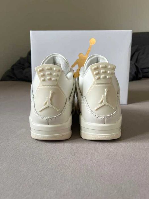 Buty-Trampk- Jordan 4 Retro Metallic Gold R.41