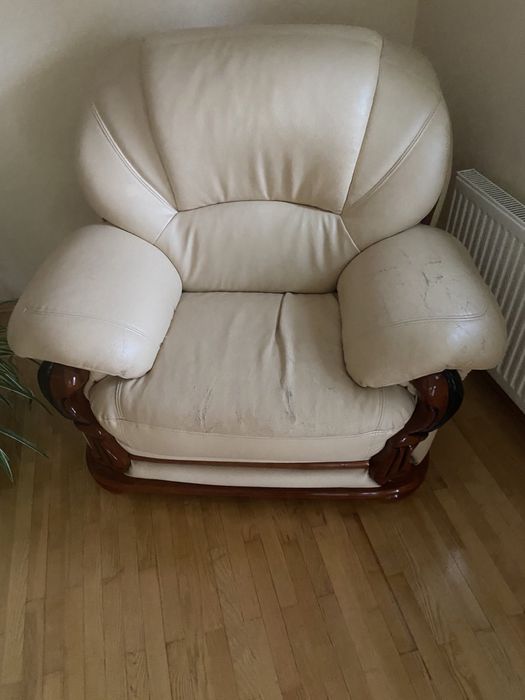 Шкіряні дивани, крісла