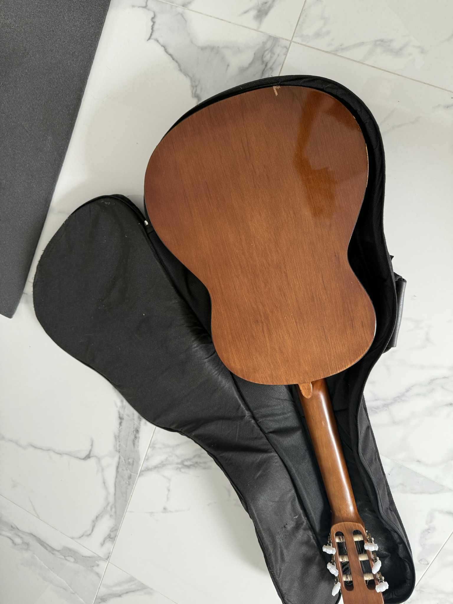 Gitara klasyczna Yamaha  C40 .