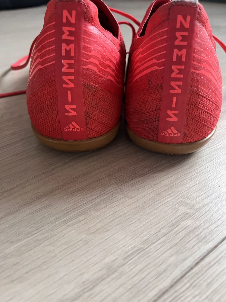 Halówki Adidas Nemeziz rozm 42 2/3