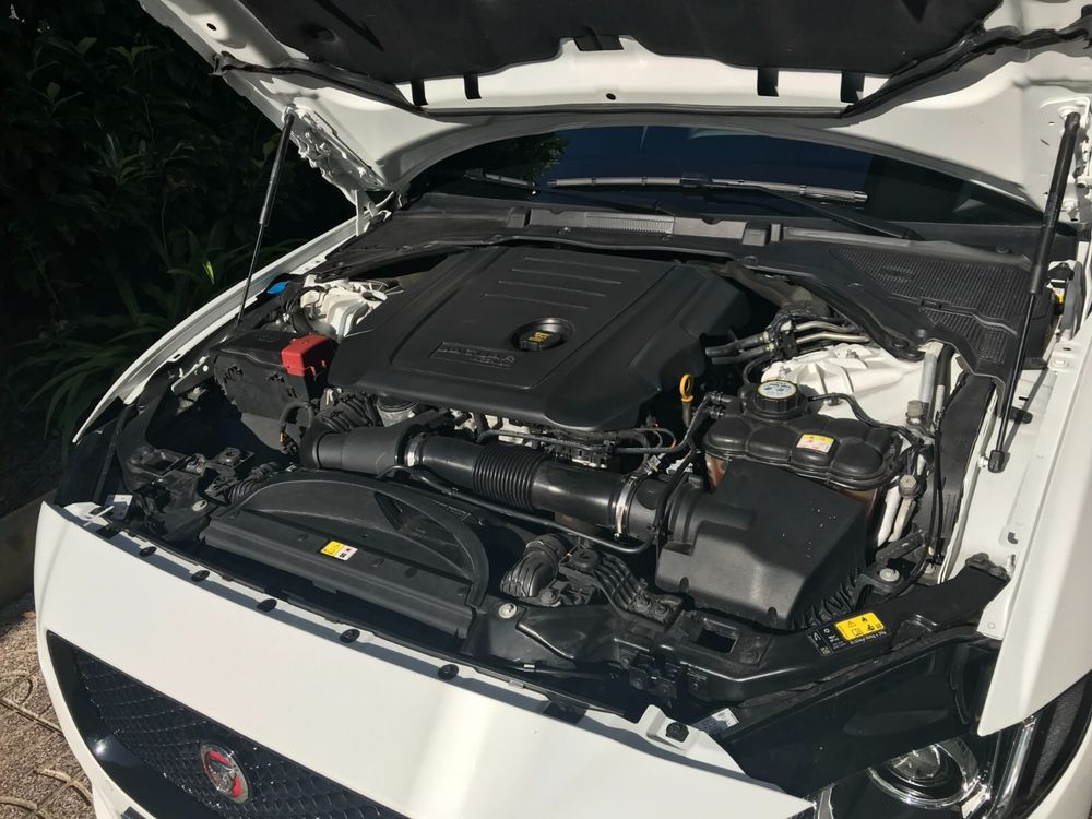 Jaguar XE 2.0 D R-Sport AWD Aut