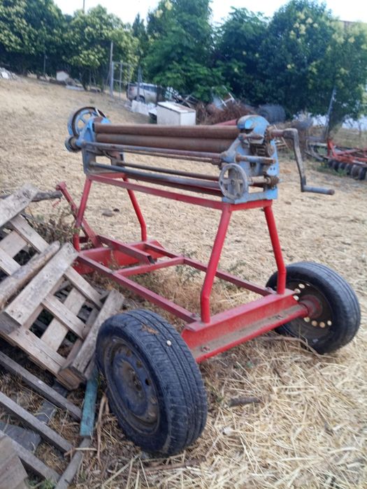 Vende se calandra manual