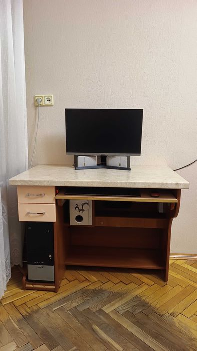 Повний комплект ПК + монітор + стіл + акустика + миша і клавіатура