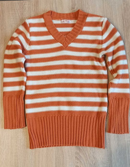 Sweter damski w serek, paski pomarańczowe, rude, rozmiar L, 40