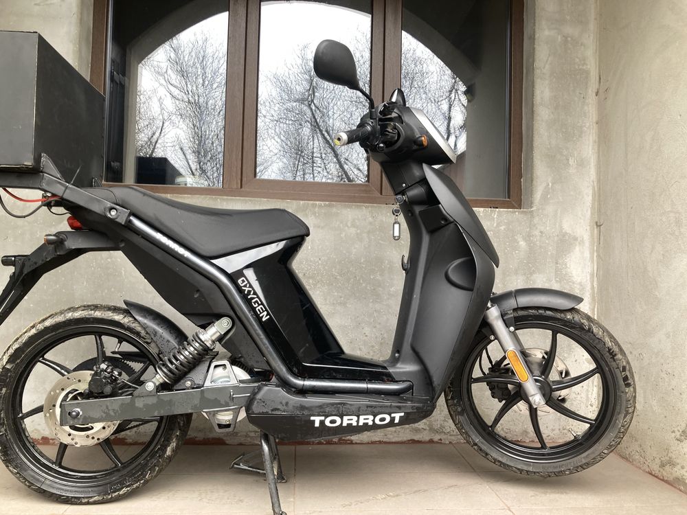 електроскутер Torrot Oxygen