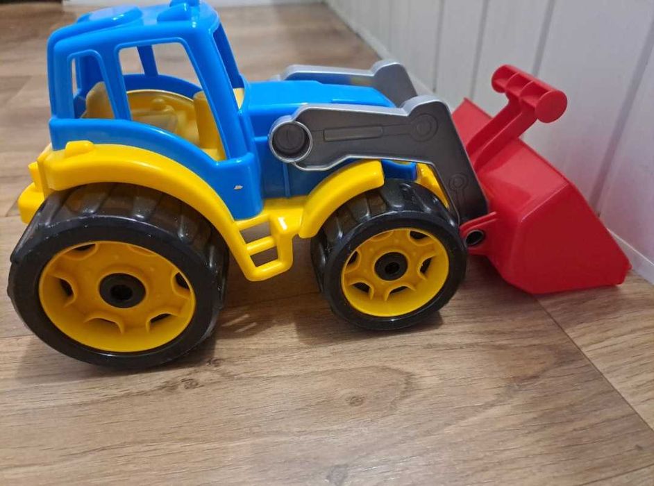Трактор з ковшем дитяча іграшка